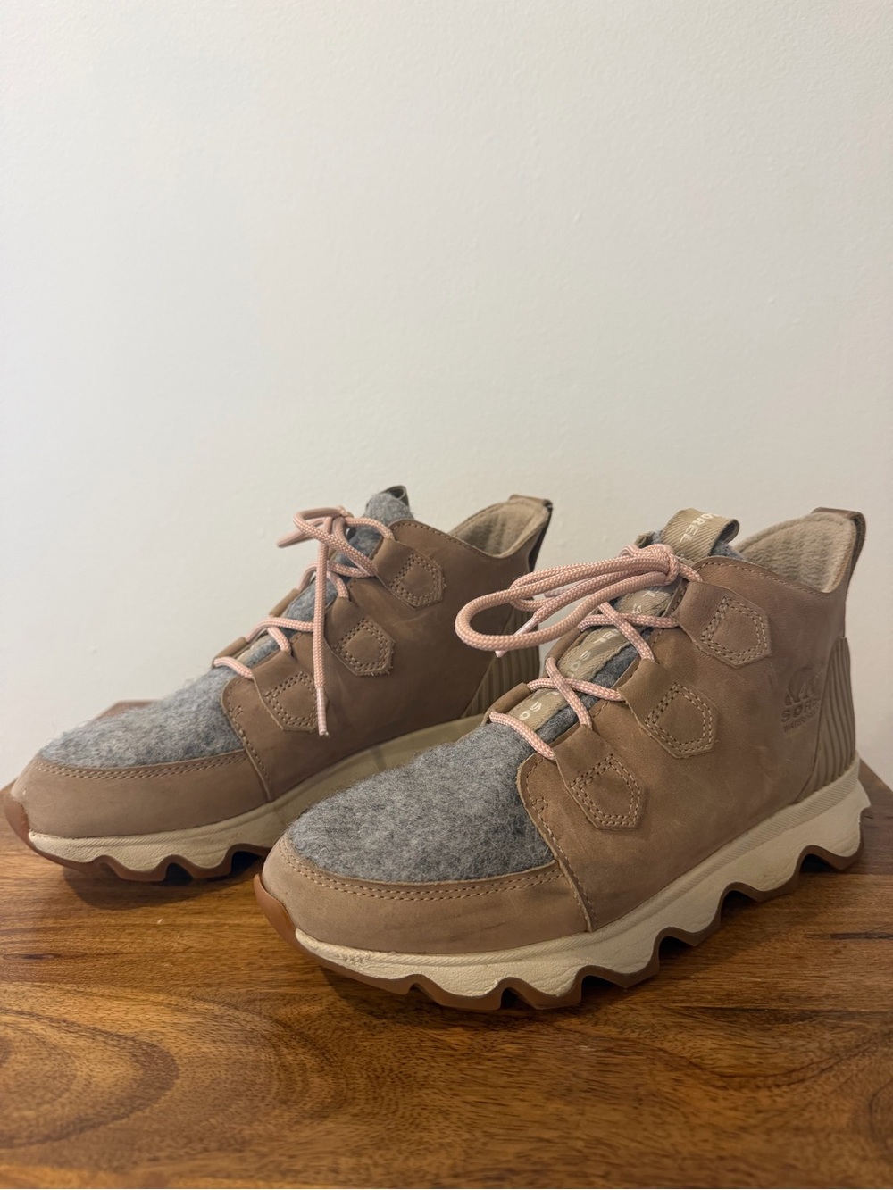 Sorel Kinetic Caribou Waterproof Snow Boots Beige/Gray/Pink - Womens 8